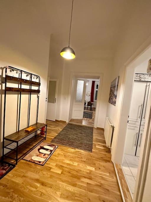 Klimatisierter Wiener Altbauflair Im Zentrum Wiens Extérieur photo