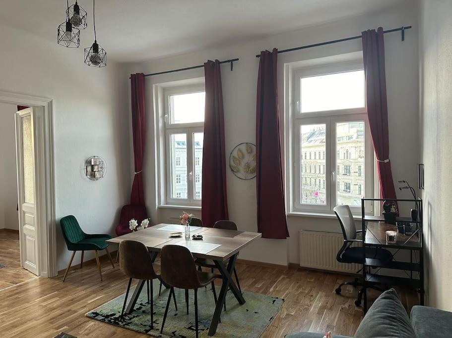 Klimatisierter Wiener Altbauflair Im Zentrum Wiens Extérieur photo