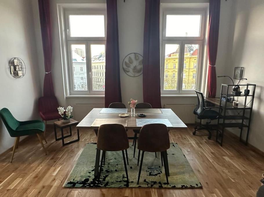 Klimatisierter Wiener Altbauflair Im Zentrum Wiens Extérieur photo